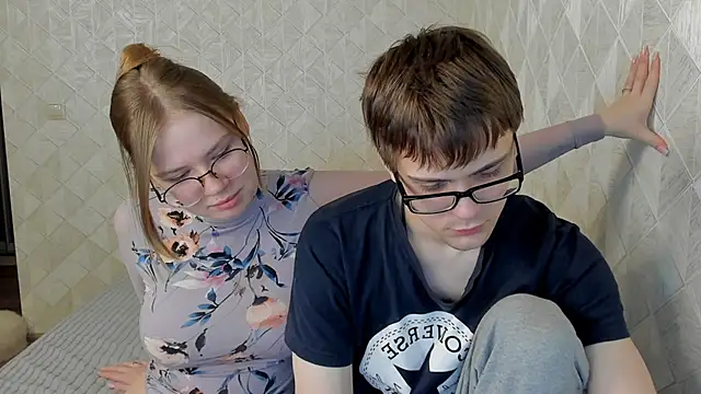 Snapshot of Tommy_and_Katie chatting on 12-12-24, 10:34 Tommy and Katie online show from 12-12-24, 10:34