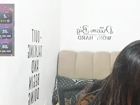 Trixie Mattel21 online show from 03-12-26, 10:58