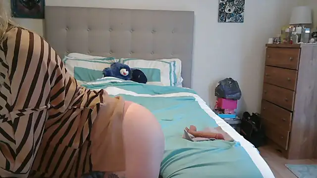 Heyitsmee33 online show from 03-10-26, 07:40