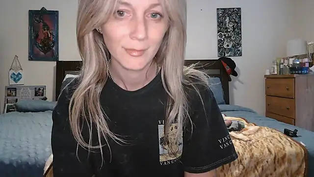 Heyitsmee33 online show from 07-20-26, 11:07