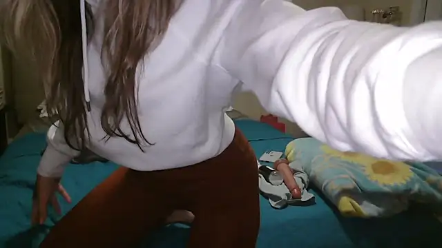 Heyitsmee33 online show from 09-10-25, 10:58