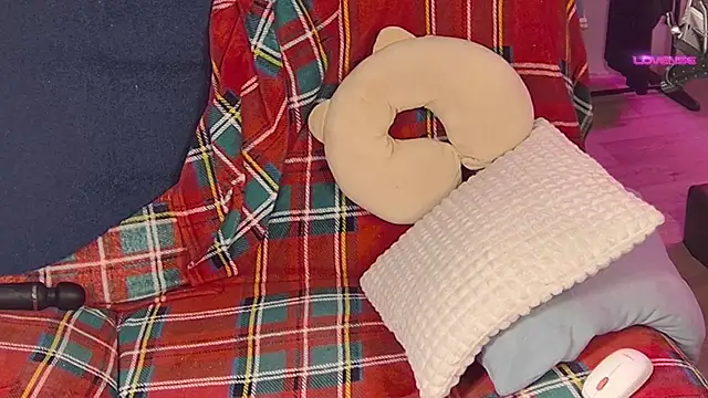 cutenessa online show from 01-26-25, 03:06