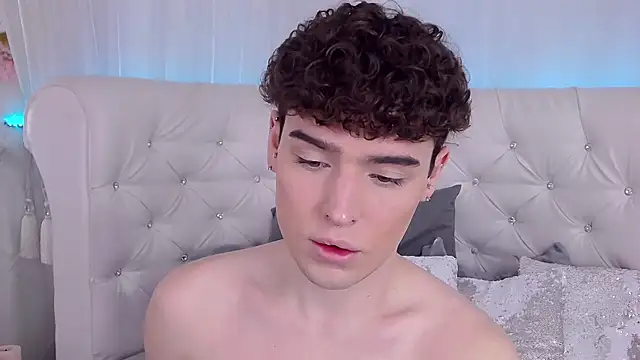 RobbyCharming online show from 11-08-25, 03:43