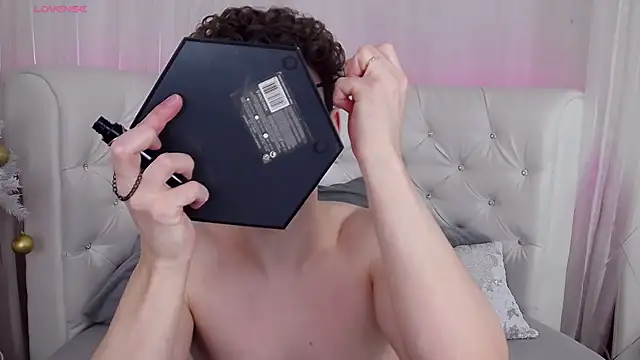 RobbyCharming online show from 01-09-26, 03:35