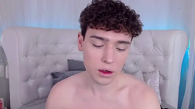 RobbyCharming online show from 11-06-25, 03:32