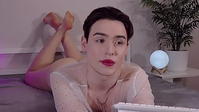 RobbyCharming online show from 05-09-26, 04:49