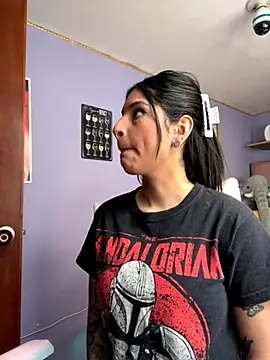 charlotte stevenss  online show from 11-11-25, 03:40