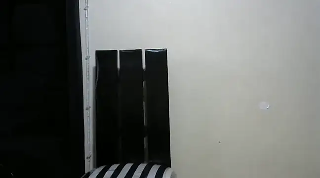 Snapshot of Twerl chatting on 12-05-24, 01:44 Twerl online show from 12-05-24, 01:44