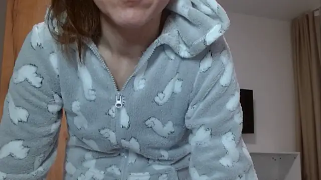 Snapshot of Popppka chatting on 02-16-25, 02:10 Popppka online show from 02-16-25, 02:10