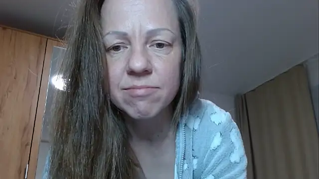 Snapshot of Popppka chatting on 02-15-25, 10:21 Popppka online show from 02-15-25, 10:21