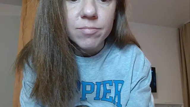 Snapshot of Popppka chatting on 01-31-25, 04:17 Popppka online show from 01-31-25, 04:17