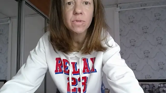 Snapshot of Popppka chatting on 10-25-25, 11:42 Popppka online show from 10-25-25, 11:42