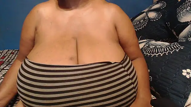 CUTEFIRMMELONSS online show from 04-02-26, 08:59