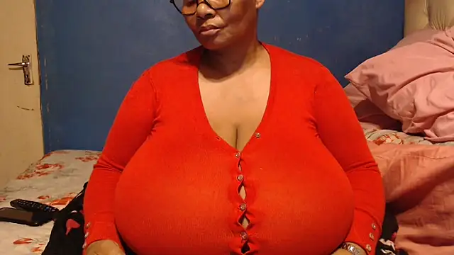 CUTEFIRMMELONSS online show from 10-02-25, 09:51