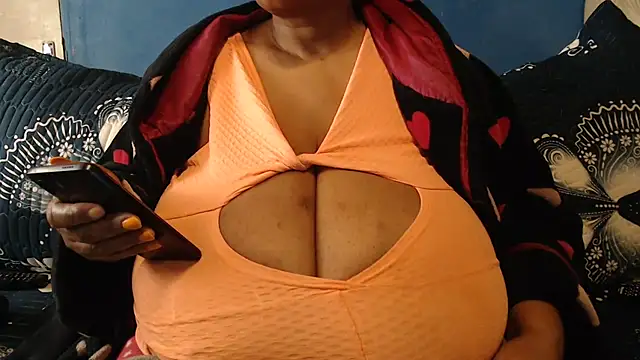 CUTEFIRMMELONSS online show from 09-17-25, 08:16