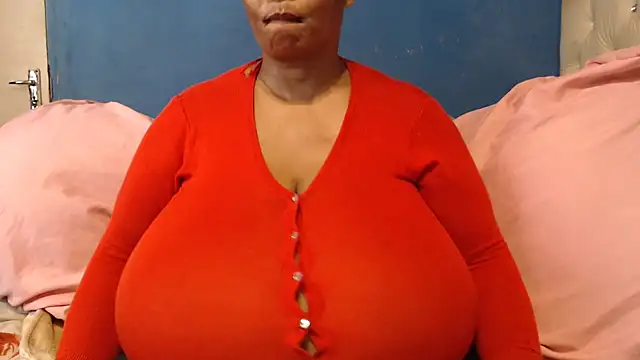 CUTEFIRMMELONSS online show from 10-05-25, 08:38