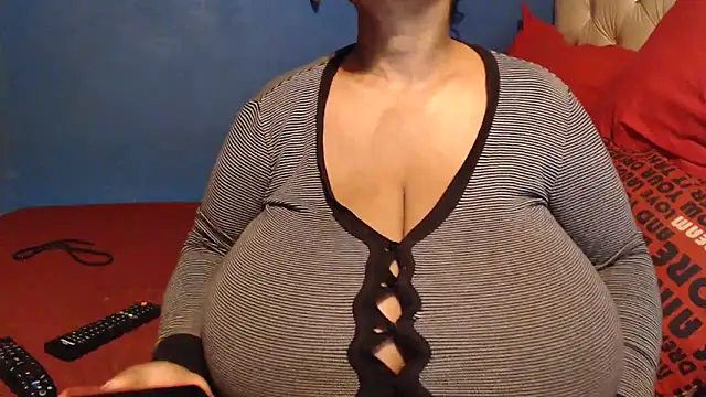 CUTEFIRMMELONSS online show from 12-15-25, 06:25