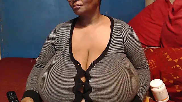 CUTEFIRMMELONSS online show from 12-21-25, 07:48