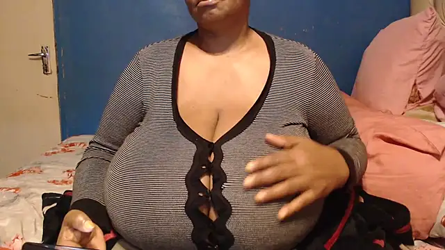 CUTEFIRMMELONSS online show from 10-01-25, 03:44