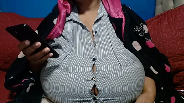 CUTEFIRMMELONSS online show from 06-13-26, 05:00