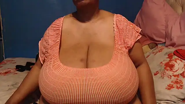 CUTEFIRMMELONSS online show from 10-21-25, 04:17