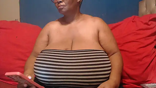 CUTEFIRMMELONSS online show from 01-10-26, 03:35