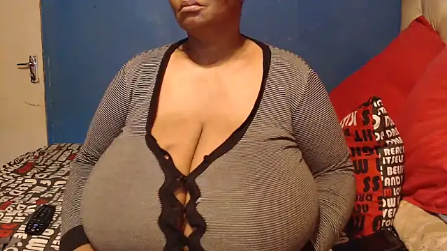 CUTEFIRMMELONSS online show from 11-15-25, 03:21