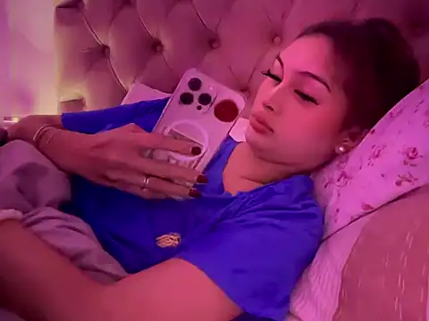 ehotlovea  online show from 05-08-26, 10:19