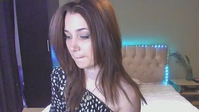 Carina E online show from 05-13-26, 06:42