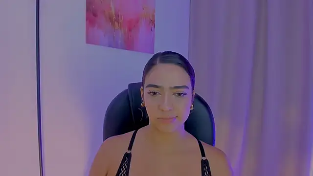 Snapshot of MariamRivera_ chatting on 02-14-26, 03:40 MariamRivera online show from 02-14-26, 03:40