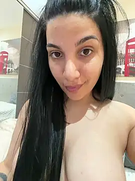 Snapshot of Samira30 chatting on 05-27-26, 03:19 Samira30 online show from 05-27-26, 03:19