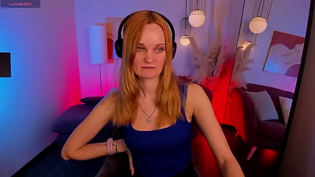 SaraSubtlety online show from 03-09-26, 01:14