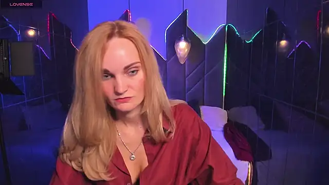 Snapshot of SaraSubtlety chatting on 10-03-25, 01:34 SaraSubtlety online show from 10-03-25, 01:34