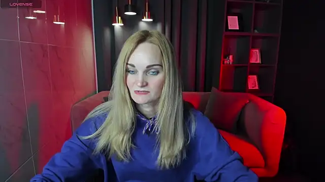 Snapshot of SaraSubtlety chatting on 09-30-25, 01:28 SaraSubtlety online show from 09-30-25, 01:28