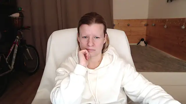 Snapshot of Exponent_5 chatting on 12-04-24, 09:40 Exponent 5 online show from 12-04-24, 09:40