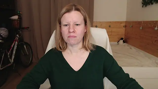 Snapshot of Exponent_5 chatting on 12-06-24, 09:07 Exponent 5 online show from 12-06-24, 09:07