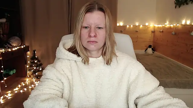 Snapshot of Exponent_5 chatting on 12-18-24, 11:08 Exponent 5 online show from 12-18-24, 11:08