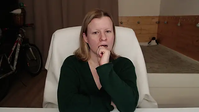 Snapshot of Exponent_5 chatting on 12-02-24, 08:39 Exponent 5 online show from 12-02-24, 08:39