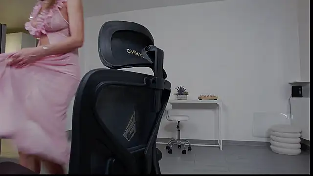 Bella Twine online show from 02-24-26, 09:26