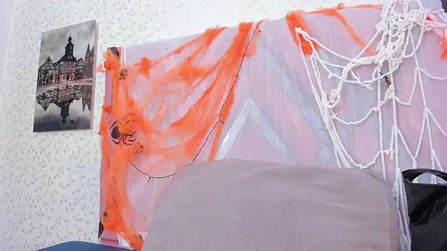 Snapshot of lara_murphy chatting on 10-29-25, 04:00 lara murphy online show from 10-29-25, 04:00