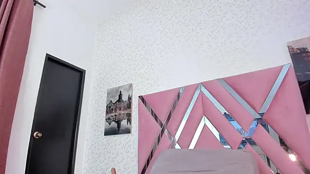 Snapshot of lara_murphy chatting on 10-19-25, 11:57 lara murphy online show from 10-19-25, 11:57