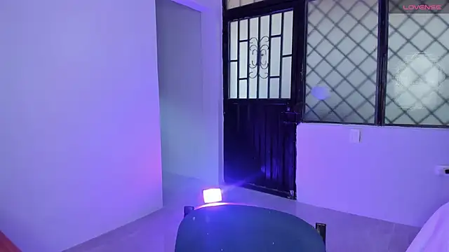 Snapshot of nicky_moo chatting on 03-22-25, 04:04 nicky moo online show from 03-22-25, 04:04