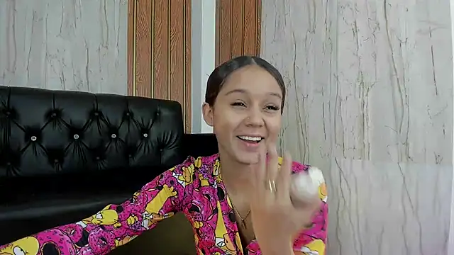 MarianaManzur online show from 10-25-25, 02:28