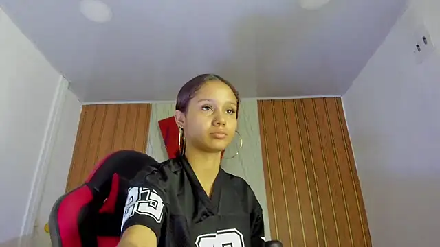 MarianaManzur online show from 01-12-26, 04:47