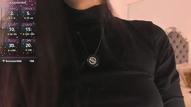Valentina Ross  online show from 04-30-26, 12:12