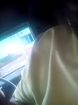 Snapshot of Driver-naru chatting on 12-18-24, 10:08 Driver-naru online show from 12-18-24, 10:08