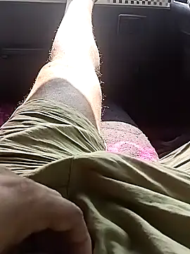 Snapshot of Driver-naru chatting on 12-21-24, 06:52 Driver-naru online show from 12-21-24, 06:52