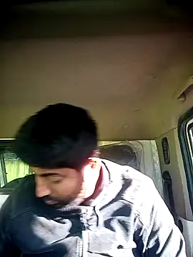 Snapshot of Driver-naru chatting on 03-18-25, 01:24 Driver-naru online show from 03-18-25, 01:24