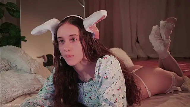  Avriles  online show from 04-04-26, 01:34