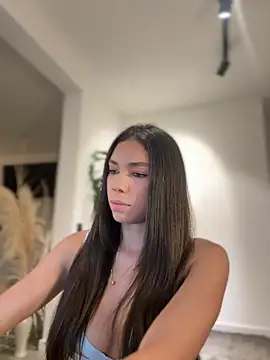 Snapshot of EllaSanz_ chatting on 10-09-25, 10:21 EllaSanz online show from 10-09-25, 10:21